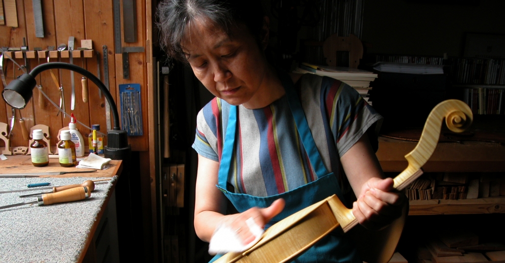 Grundierung der Geige